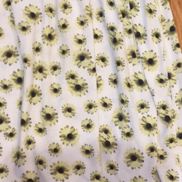 American Rag cream daisy floral mini dress. Size XS. - Picture 3 of 3